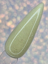 Load image into Gallery viewer, Tweety Heart - UV