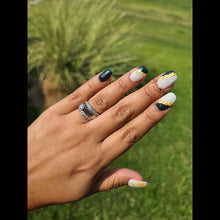 Load image into Gallery viewer, Esmeralda