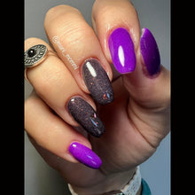 Load image into Gallery viewer, Burning Embers